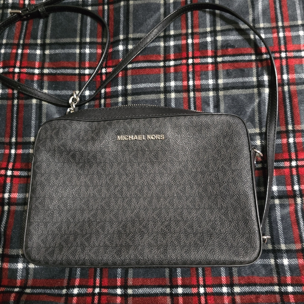 Black Michael kors purse